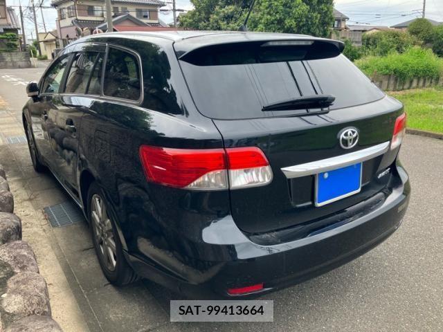 Toyota AVENSIS WAGON 2014-01 8827943-4