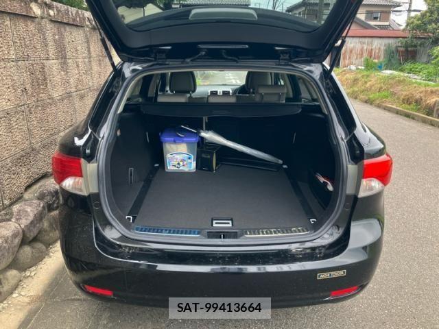 Toyota AVENSIS WAGON 2014-01 8827943-6
