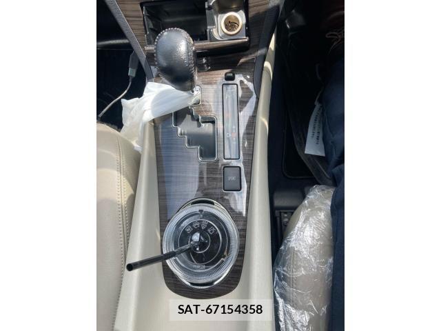 Toyota AVENSIS WAGON 2014-01 8827945-23