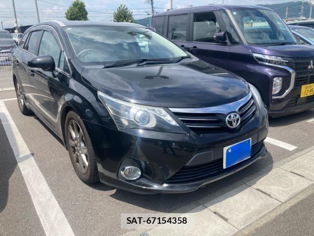 Toyota AVENSIS WAGON 2014-01 8827945-2
