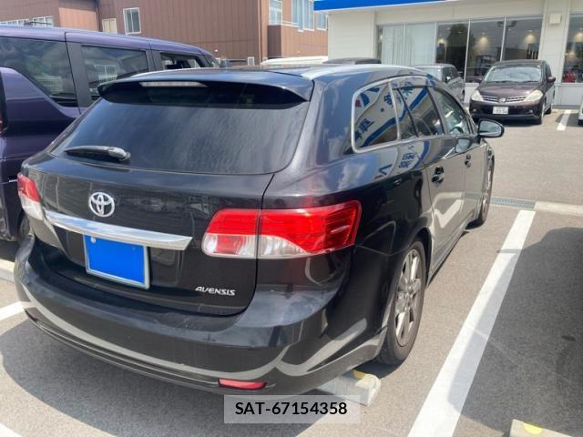 Toyota AVENSIS WAGON 2014-01 8827945-8
