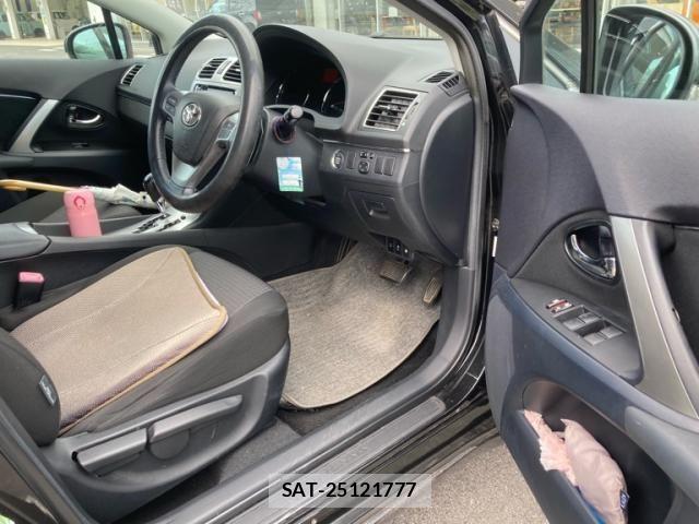 Toyota AVENSIS WAGON 2014-02 8848306-3