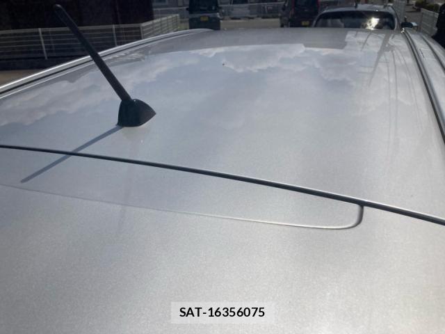 Toyota AVENSIS WAGON 2011-11 8870474-9