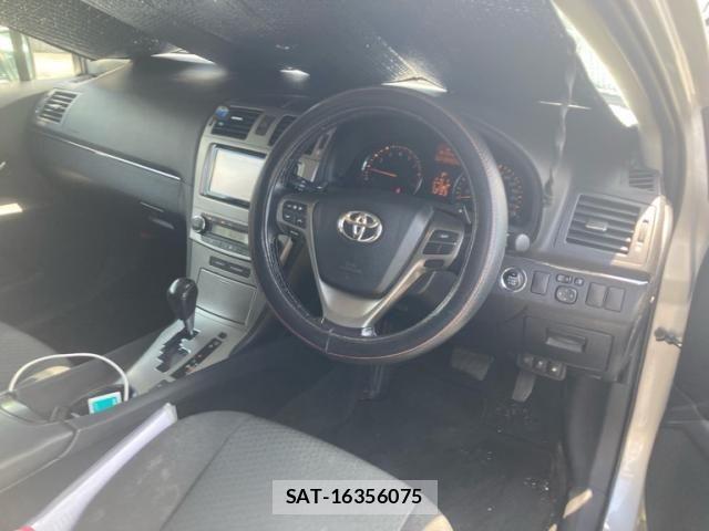 Toyota AVENSIS WAGON 2011-11 8870474-10