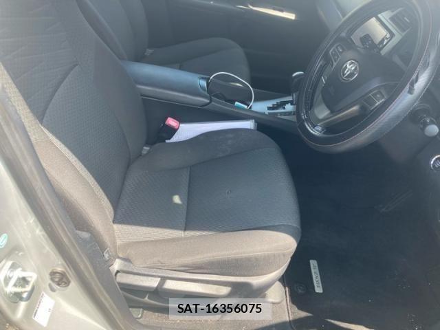 Toyota AVENSIS WAGON 2011-11 8870474-11