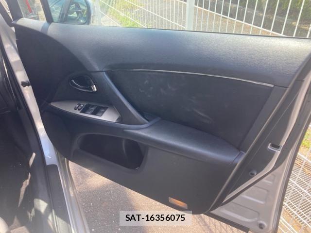 Toyota AVENSIS WAGON 2011-11 8870474-12