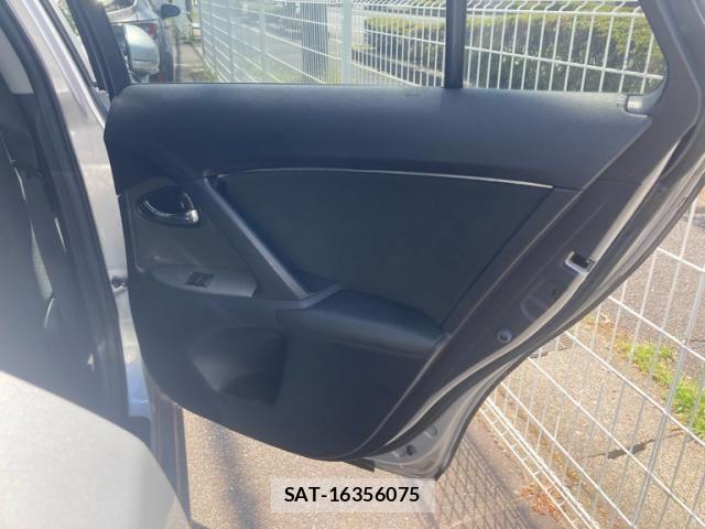 Toyota AVENSIS WAGON 2011-11 8870474-15