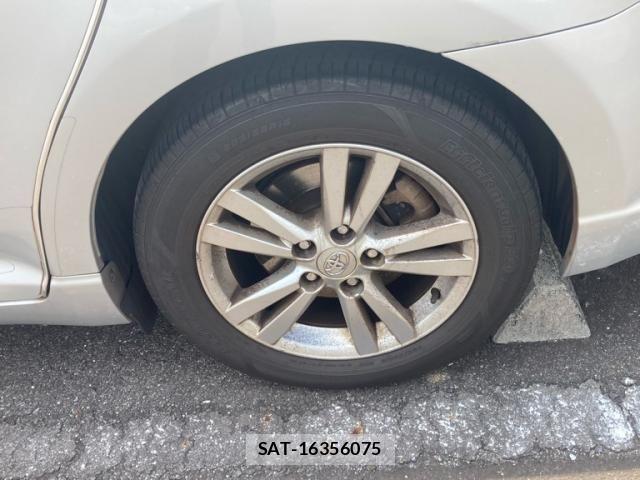 Toyota AVENSIS WAGON 2011-11 8870474-5
