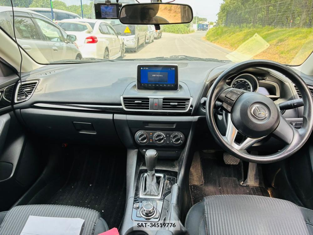 Mazda AXELA 2015-08 8009573-12
