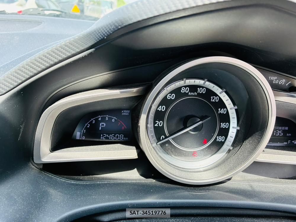 Mazda AXELA 2015-08 8009573-15