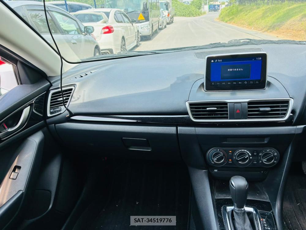 Mazda AXELA 2015-08 8009573-16