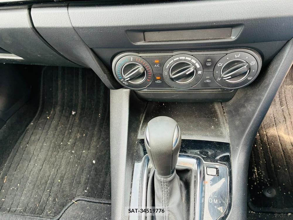 Mazda AXELA 2015-08 8009573-18