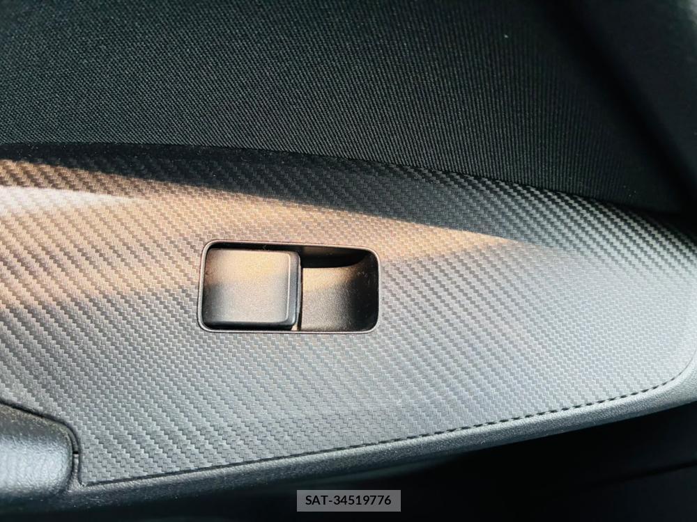 Mazda AXELA 2015-08 8009573-22