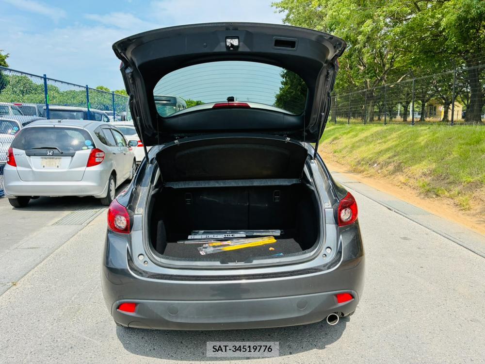 Mazda AXELA 2015-08 8009573-25