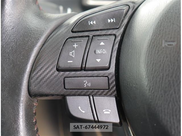 Mazda AXELA 2014-03 8878796-13