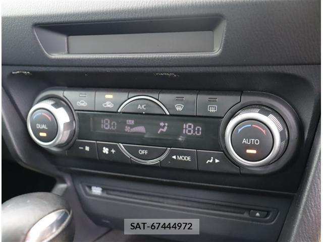 Mazda AXELA 2014-03 8878796-16