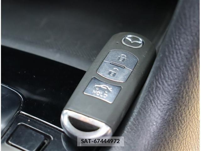Mazda AXELA 2014-03 8878796-18