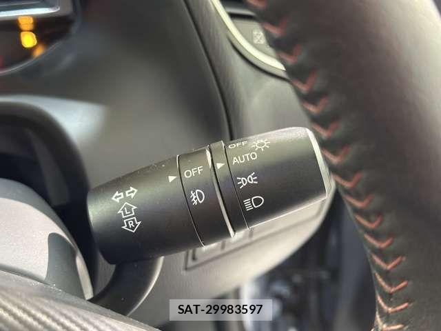 Mazda AXELA HYBRID 2013-12 2028745-13