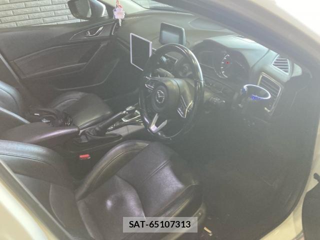 Mazda AXELA HYBRID 2017-06 6641283-15
