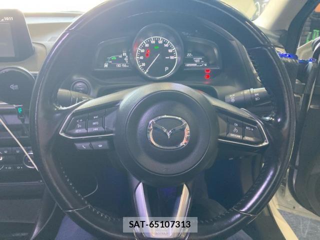 Mazda AXELA HYBRID 2017-06 6641283-16