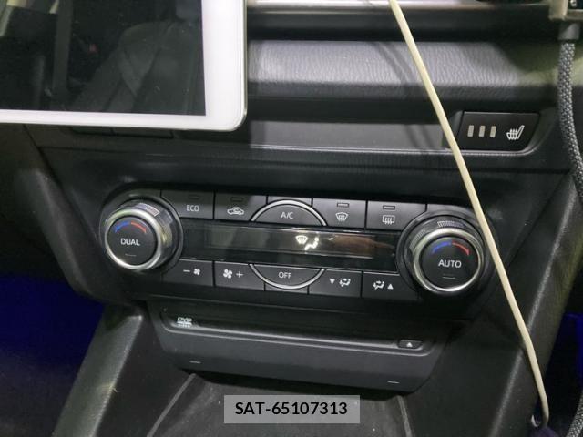 Mazda AXELA HYBRID 2017-06 6641283-21