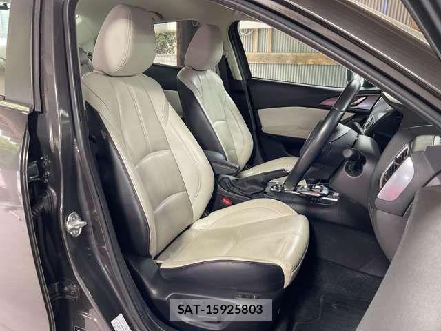 Mazda AXELA HYBRID 2017-09 6989703-12