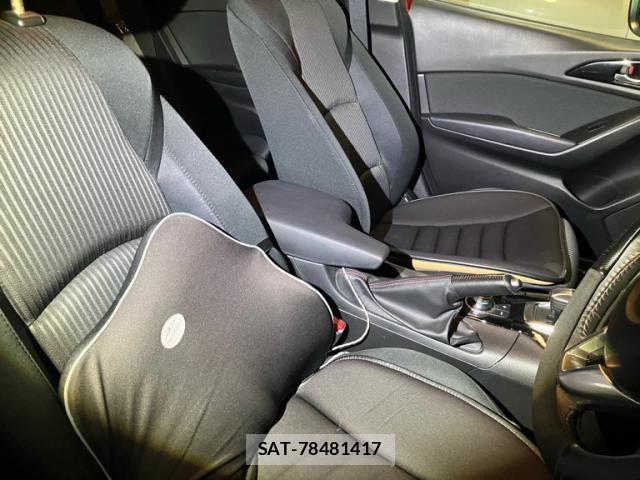 Mazda AXELA HYBRID 2016-03 7215138-17