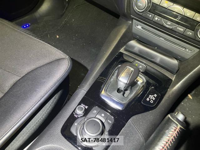 Mazda AXELA HYBRID 2016-03 7215138-24