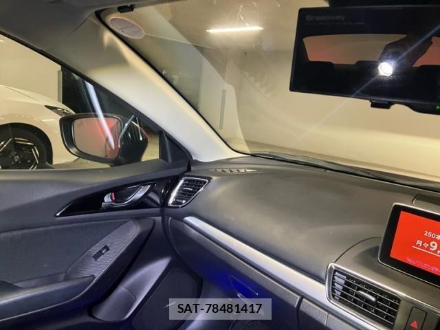 Mazda AXELA HYBRID 2016-03 7215138-25