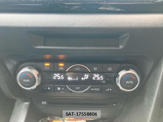 Mazda AXELA HYBRID 2015-08 7356939-19