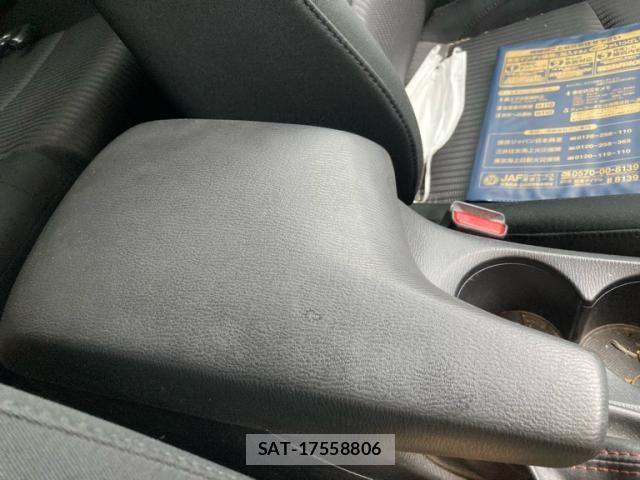 Mazda AXELA HYBRID 2015-08 7356939-23