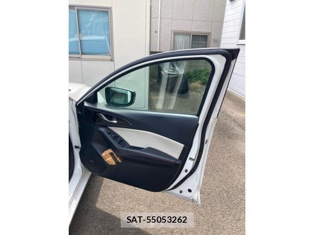 Mazda AXELA HYBRID 2014-01 7561854-12