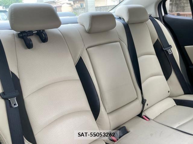 Mazda AXELA HYBRID 2014-01 7561854-14