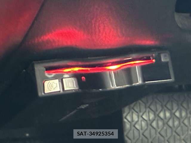 Mazda AXELA HYBRID 2013-12 7960606-9