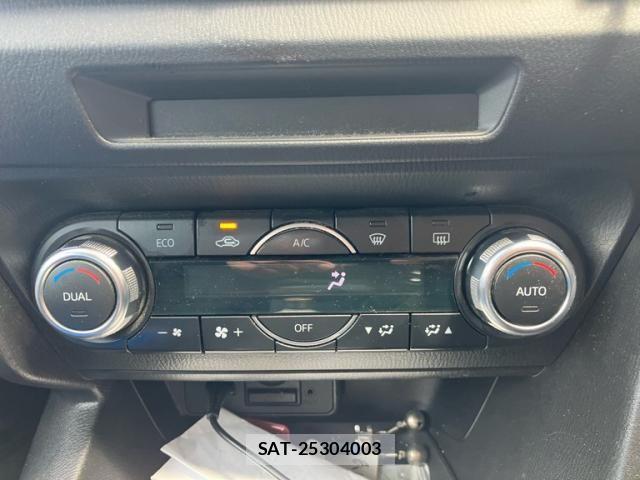 Mazda AXELA HYBRID 2017-01 8228985-9