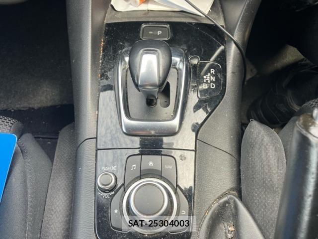 Mazda AXELA HYBRID 2017-01 8228985-10