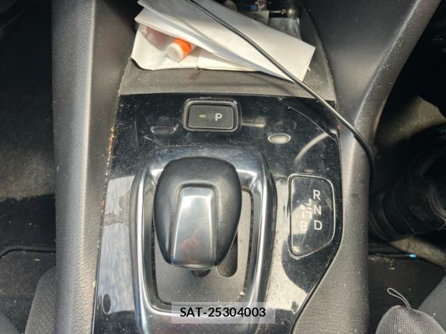 Mazda AXELA HYBRID 2017-01 8228985-11