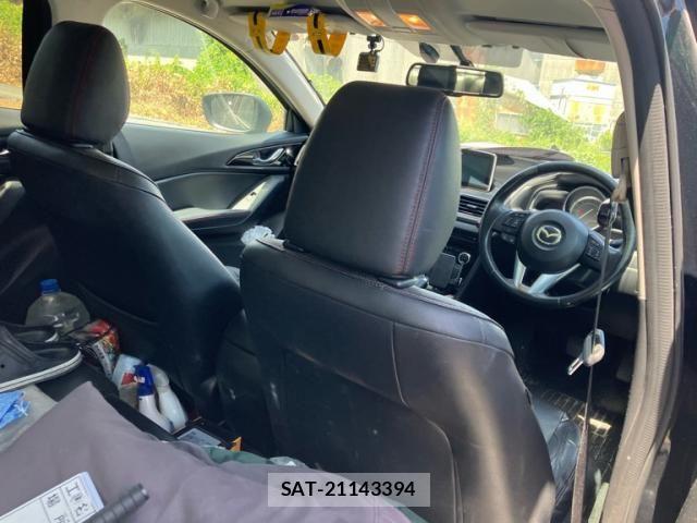 Mazda AXELA HYBRID 2014-07 8334986-10