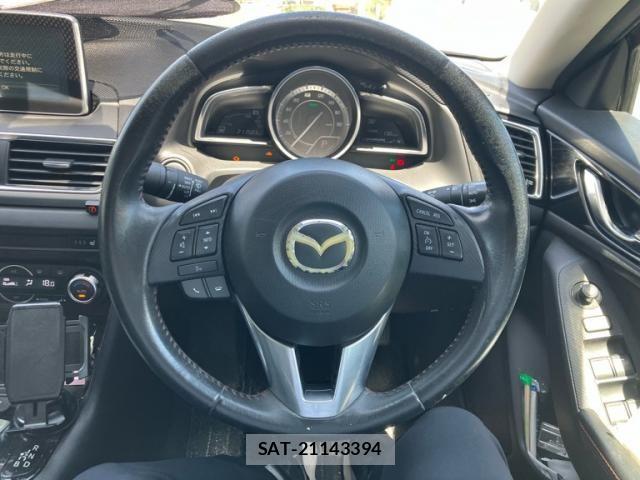 Mazda AXELA HYBRID 2014-07 8334986-13