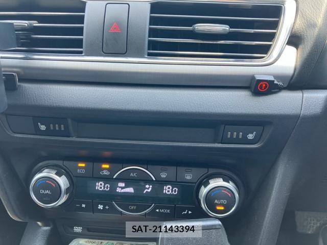 Mazda AXELA HYBRID 2014-07 8334986-17