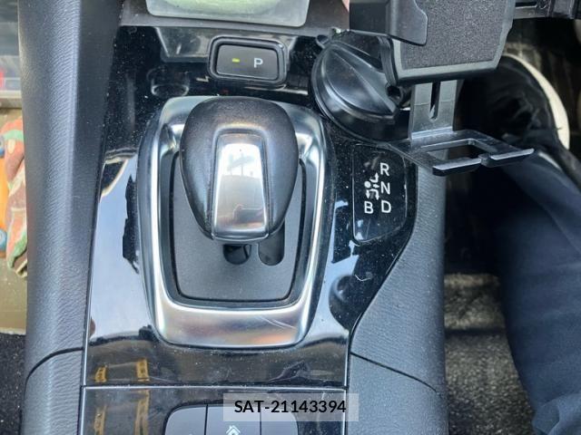 Mazda AXELA HYBRID 2014-07 8334986-18