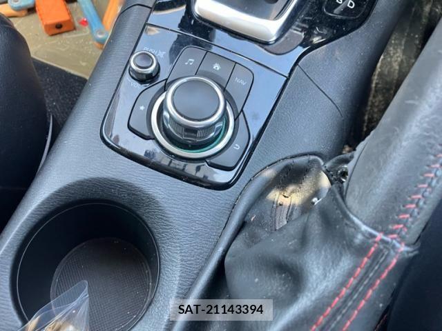 Mazda AXELA HYBRID 2014-07 8334986-19