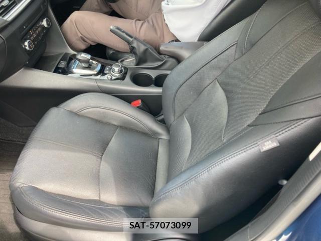 Mazda AXELA HYBRID 2016-07 8334984-9
