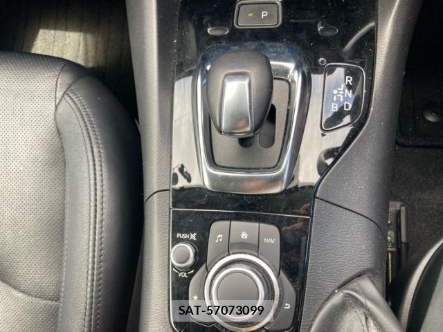 Mazda AXELA HYBRID 2016-07 8334984-17