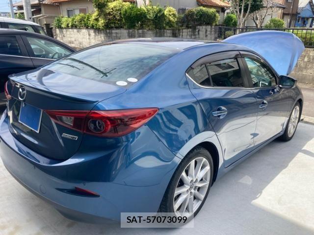 Mazda AXELA HYBRID 2016-07 8334984-2
