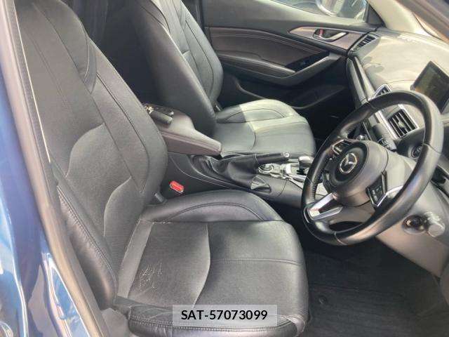 Mazda AXELA HYBRID 2016-07 8334984-8