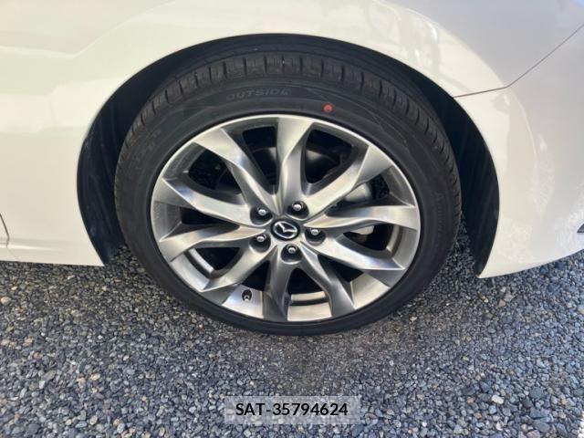 Mazda AXELA HYBRID 2014-03 8364876-9