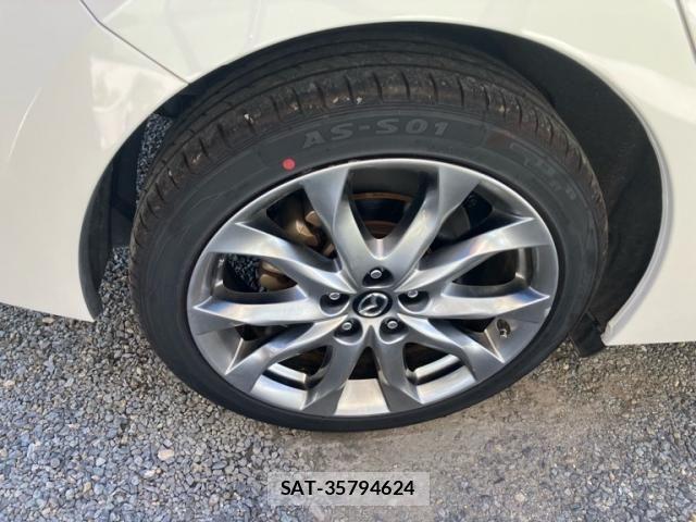 Mazda AXELA HYBRID 2014-03 8364876-11