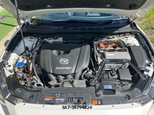 Mazda AXELA HYBRID 2014-03 8364876-28