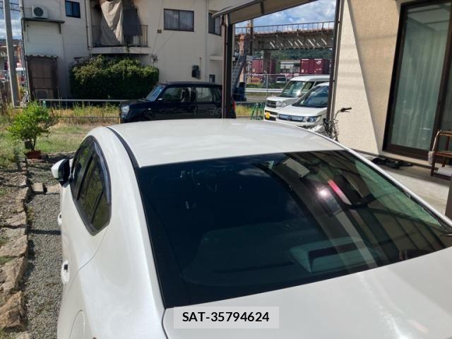 Mazda AXELA HYBRID 2014-03 8364876-6
